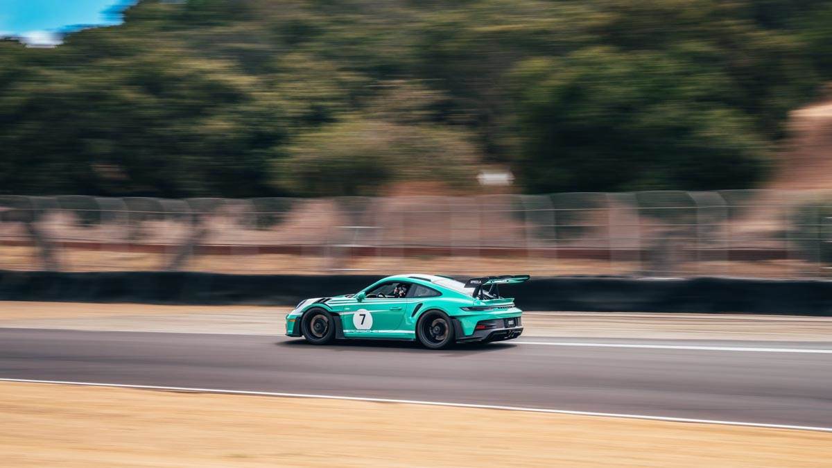 Vožnja po legendarnoj stazi Laguna Seca u Kaliforniji