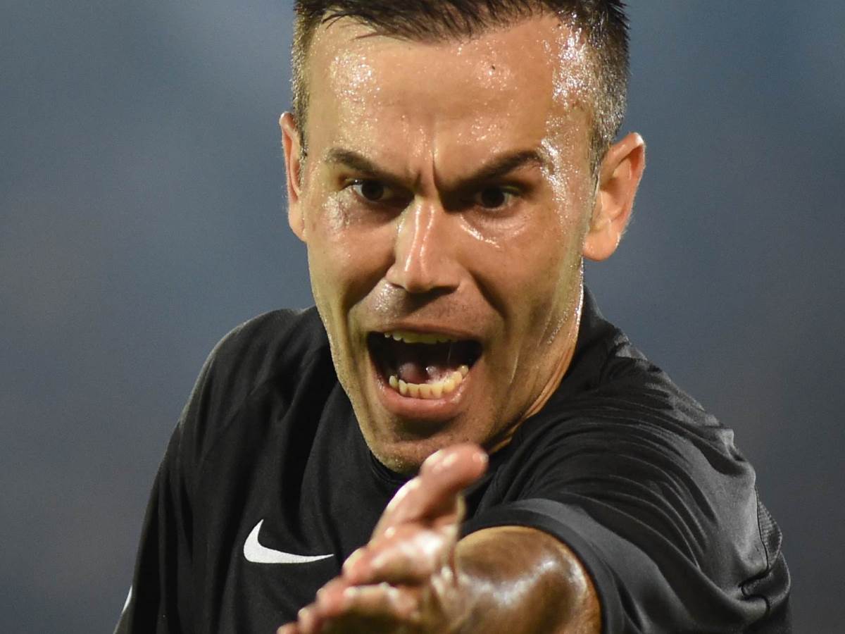 Bibras Natho se svađa na utakmici