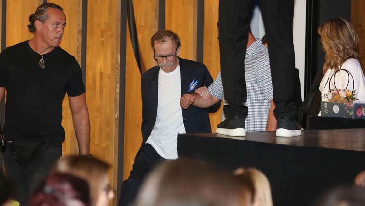 LAUŠEVIĆ PRVI PUT U JAVNOSTI NAKON IZLASKA IZ BOLNICE  (8).jpg