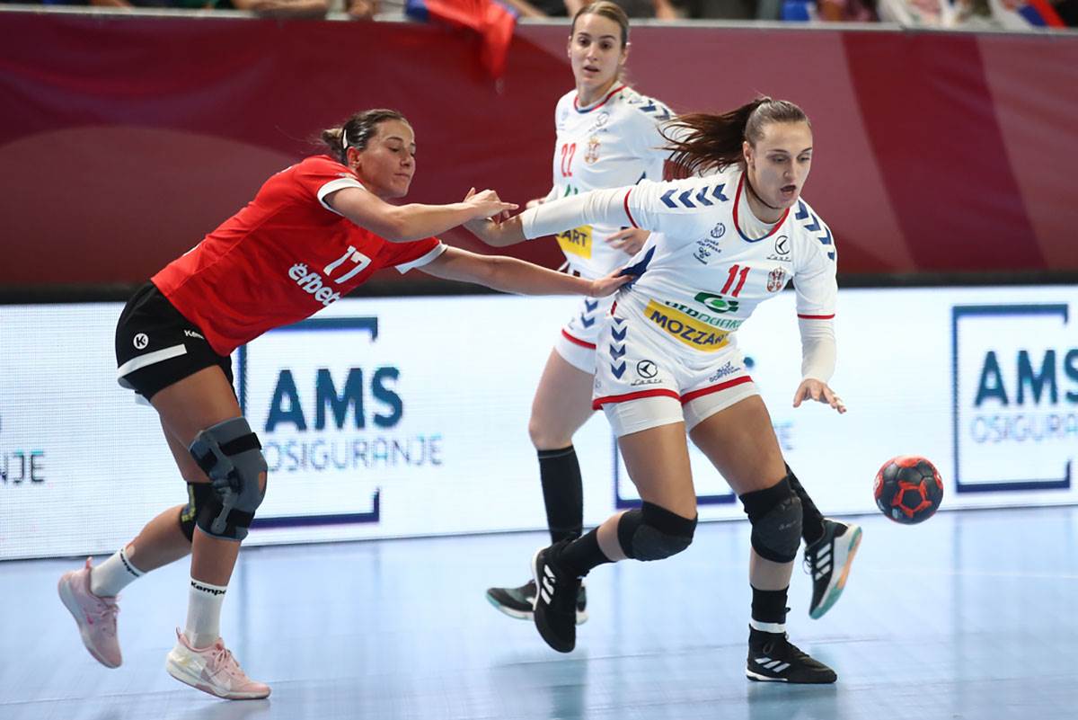 Srbija - Bugarska u kvalifikacijama za Evropsko prvensto u rukometu za žene (1).jpg