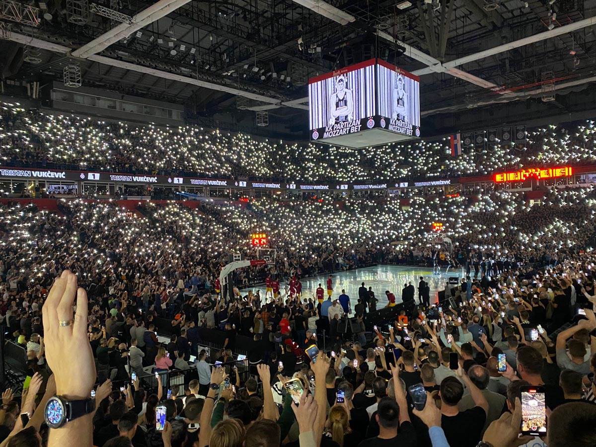 Publika   partizan .jpg