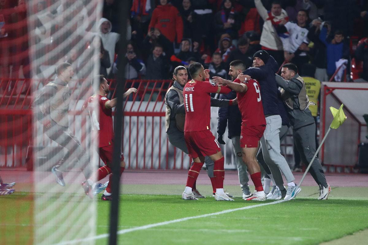 Dušan Tadić se skinuo go i pokazao trbušnjake izjava Srbija Crna Gora 