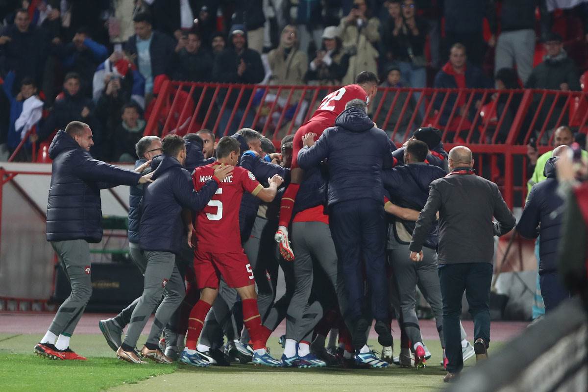 Dušan Tadić se skinuo go i pokazao trbušnjake izjava Srbija Crna Gora 