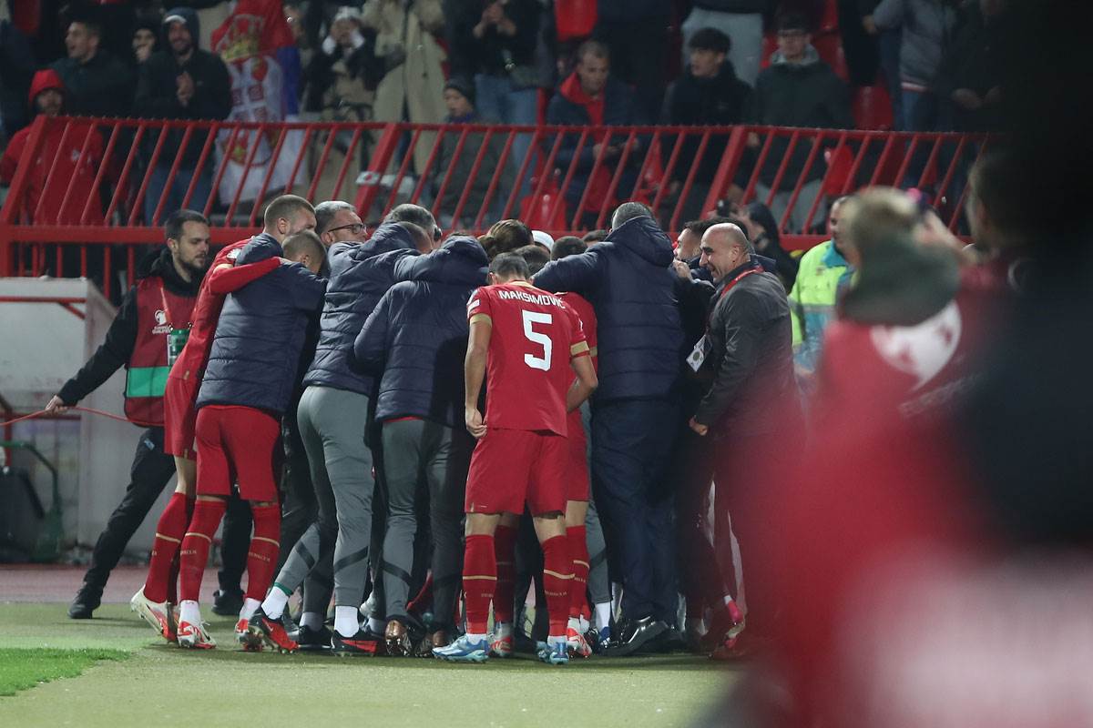 Dušan Tadić se skinuo go i pokazao trbušnjake izjava Srbija Crna Gora 