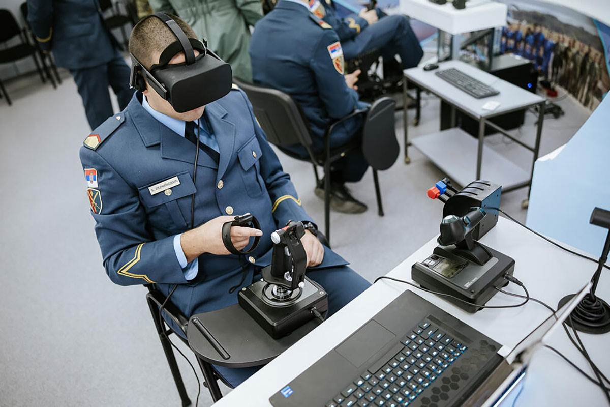 PILOTIRALI SMO VOJNIM AVIONOM!  (2).jpg