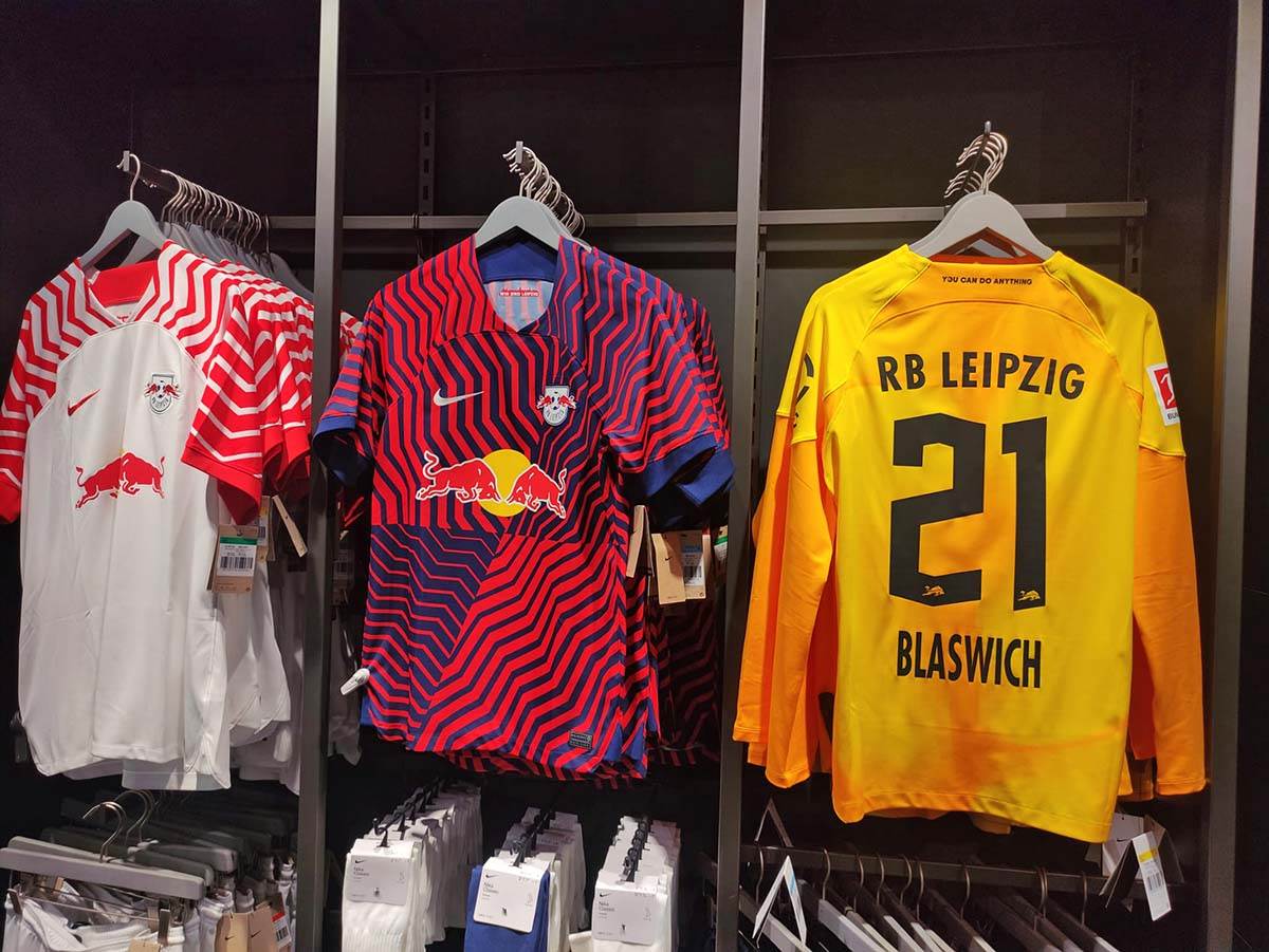 RB Lajpcig - klupska prodavnica (4).jpg