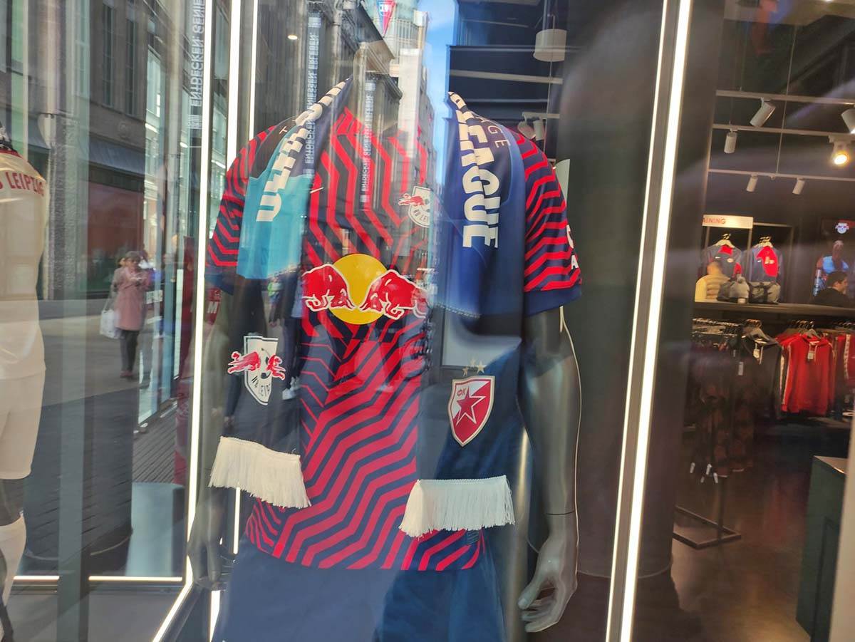 RB Lajpcig - klupska prodavnica (5).jpg