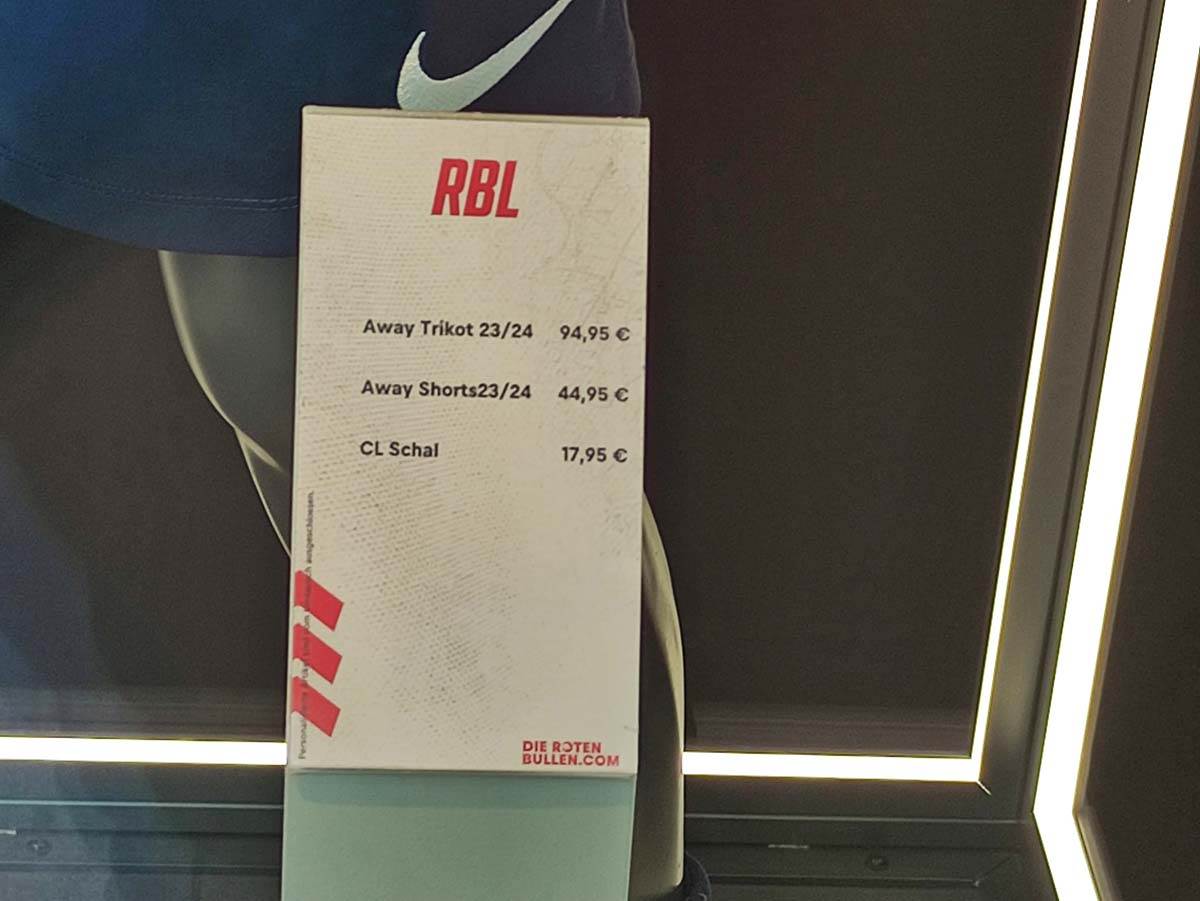 RB Lajpcig - klupska prodavnica (6).jpg