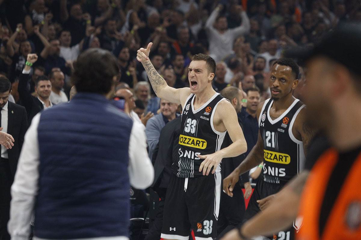 derbi kk partizan - kk crvena zvezda (10).jpg