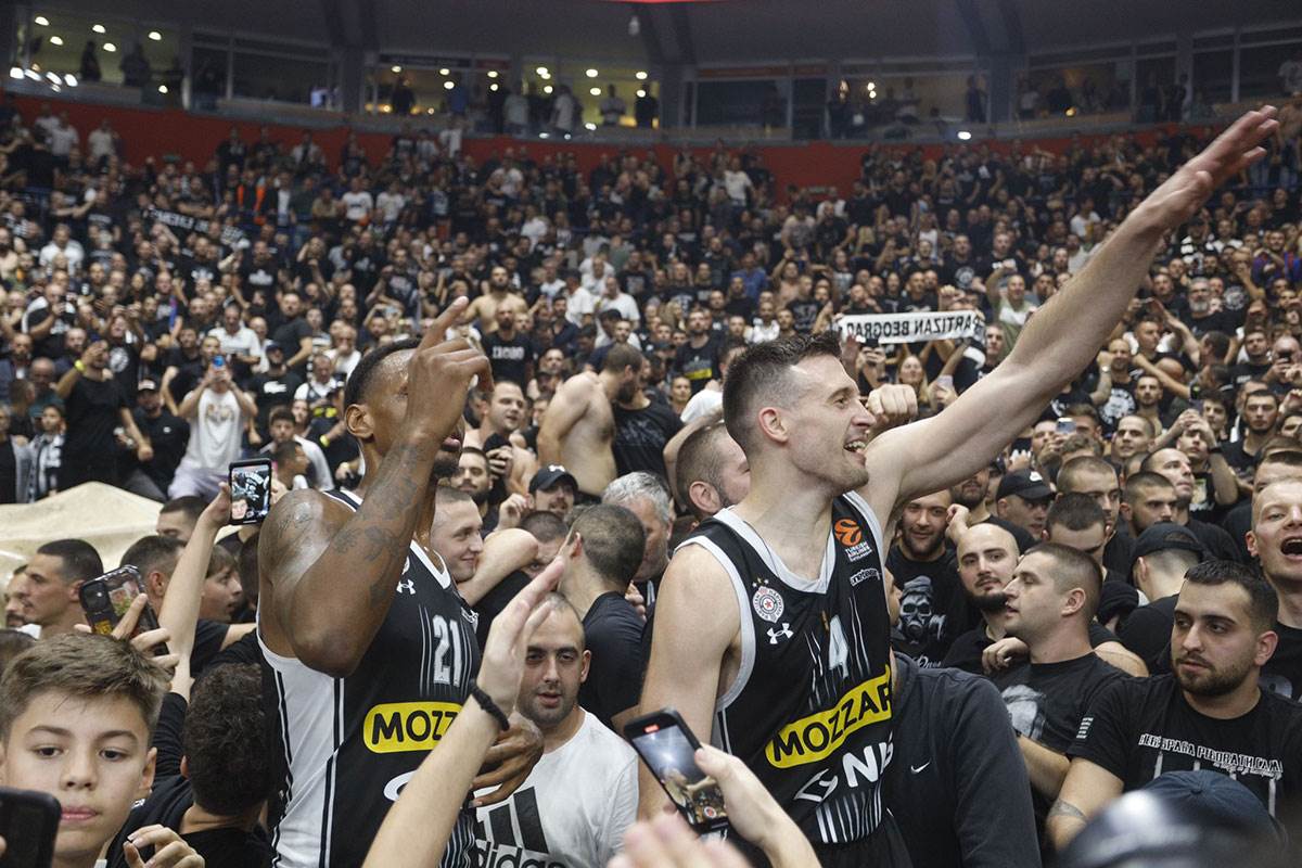 derbi kk partizan - kk crvena zvezda (7).jpg