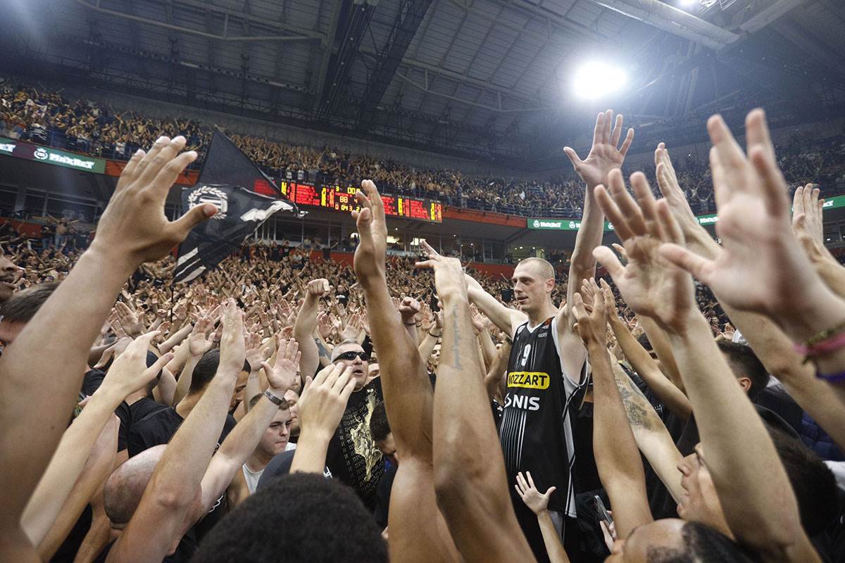 derbi kk partizan - kk crvena zvezda (2).jpg