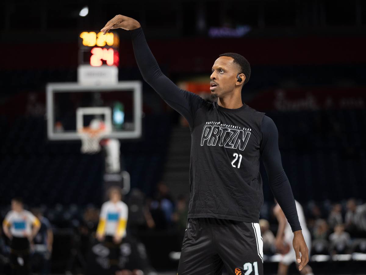 Partizan Zvezda Derbi Kosarka (1 of 36).jpg