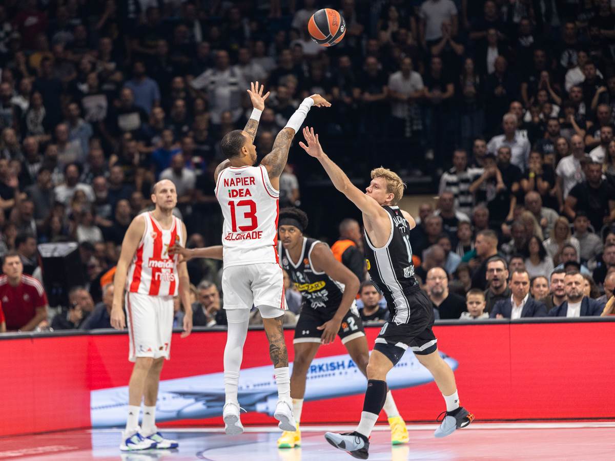 Partizan Zvezda Derbi Kosarka (13 of 36).jpg