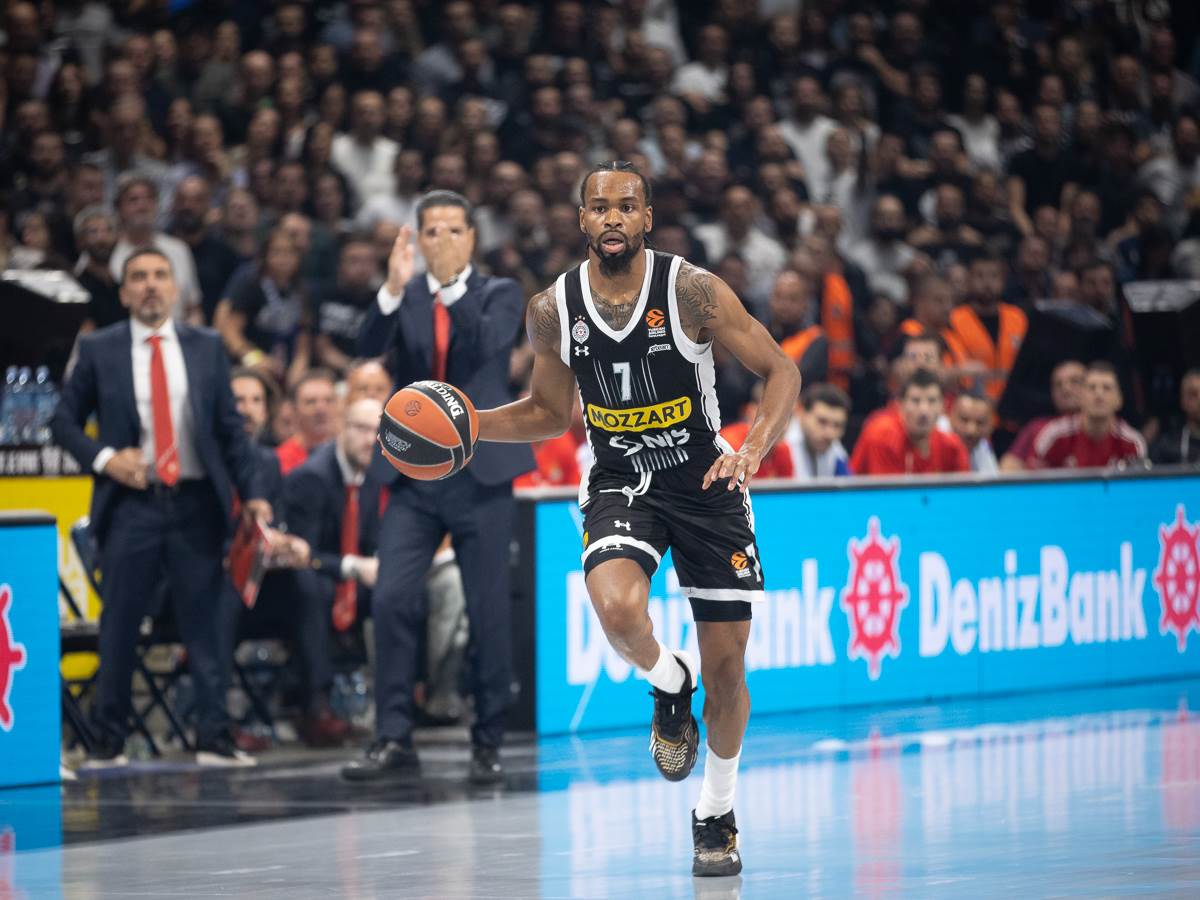 Partizan Zvezda Derbi Kosarka (15 of 36).jpg