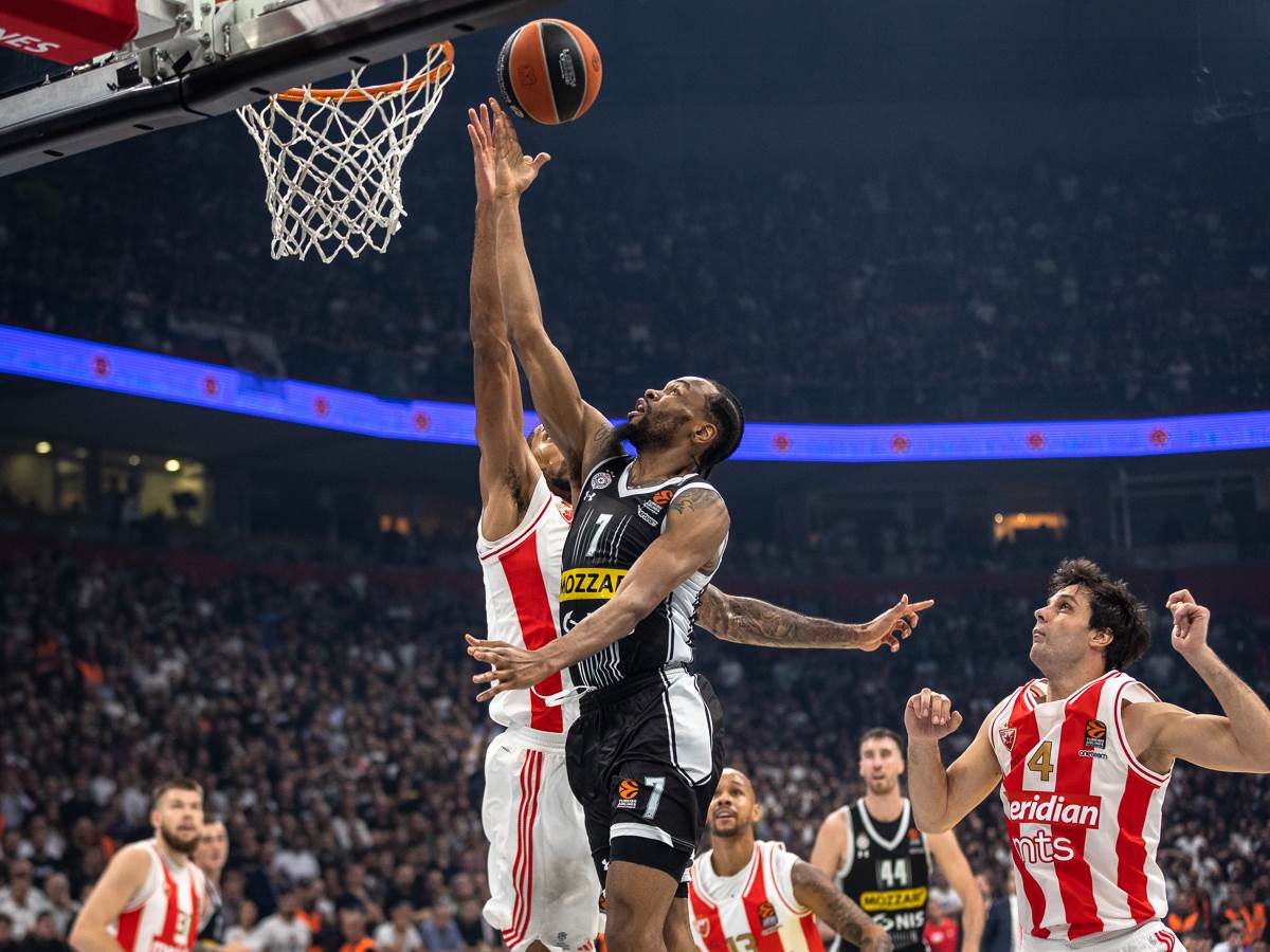 Partizan Zvezda Derbi Kosarka (22 of 36).jpg