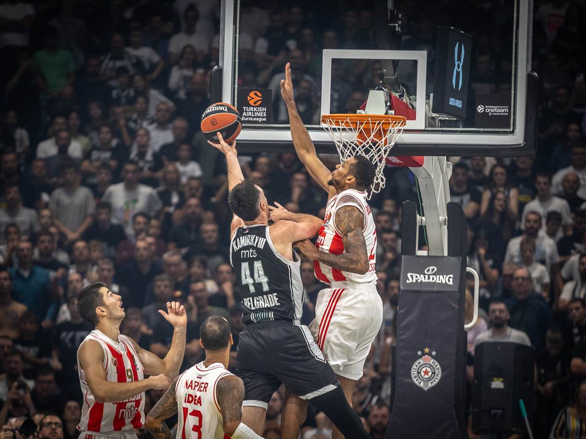 Partizan Zvezda Derbi Kosarka (24 of 36).jpg