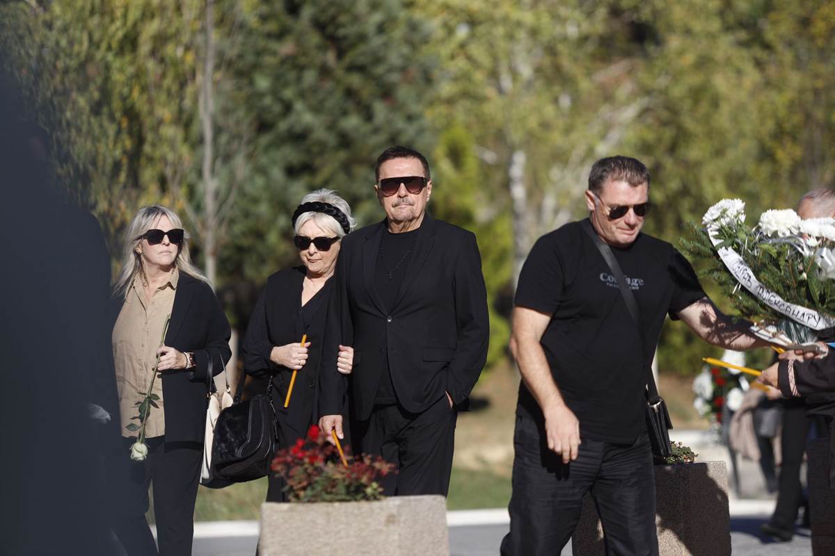 Sahrana sina Mirka Kodića  (9).jpg