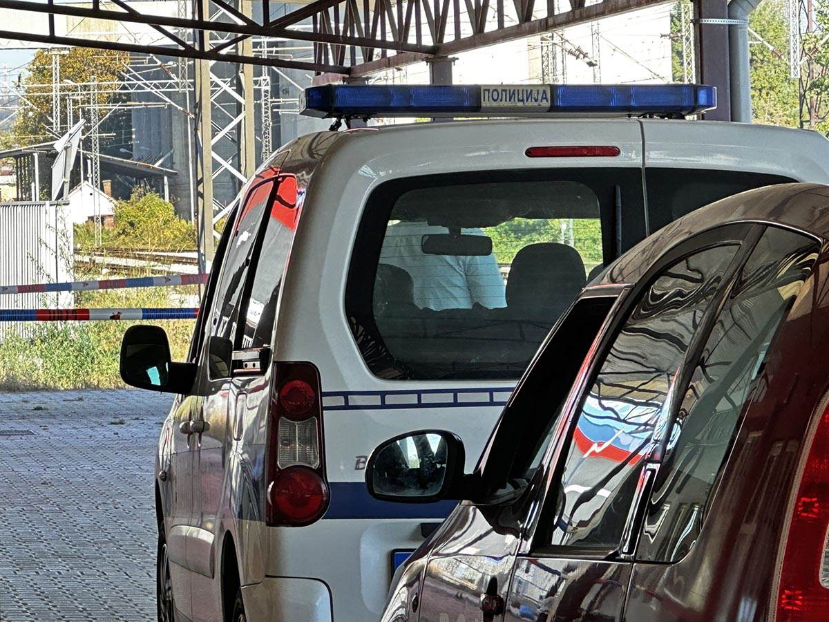 Muškarac se razneo bombom na Železničkoj stanici u Čačku (2).jpg