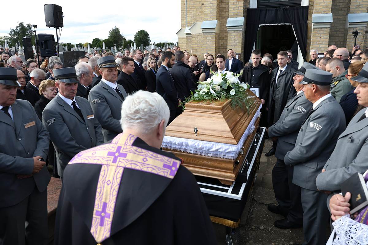 SAHRANA IŠTVANA PASTORA (43).jpg