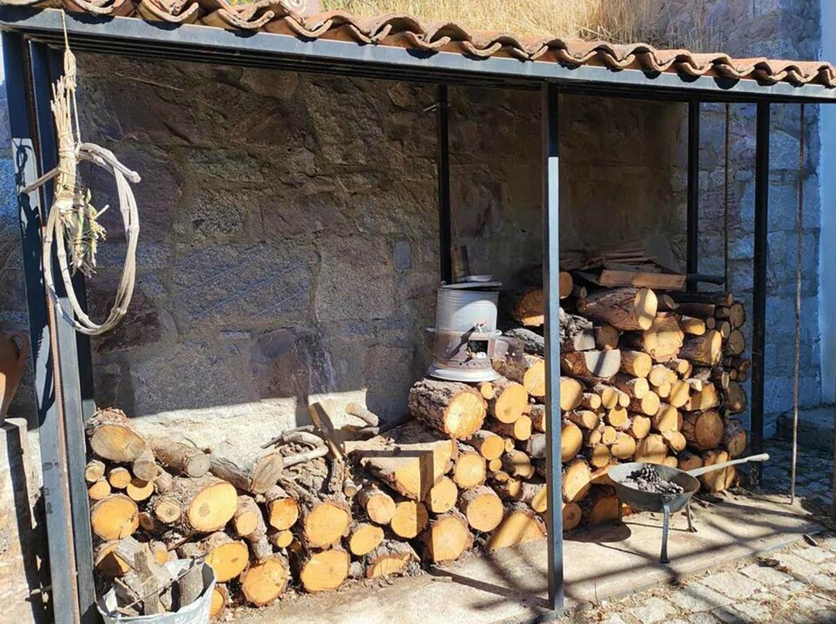 OSTAVILA ŽIVOT U BEČU DA BI RADILA POLJOPRIVREDU U TURSKOM SELU (6).jpg