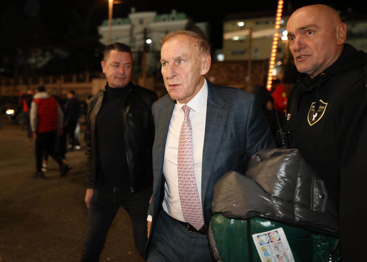 Mirko Kodić na fudbalskoj utakmici nakon smrti sina