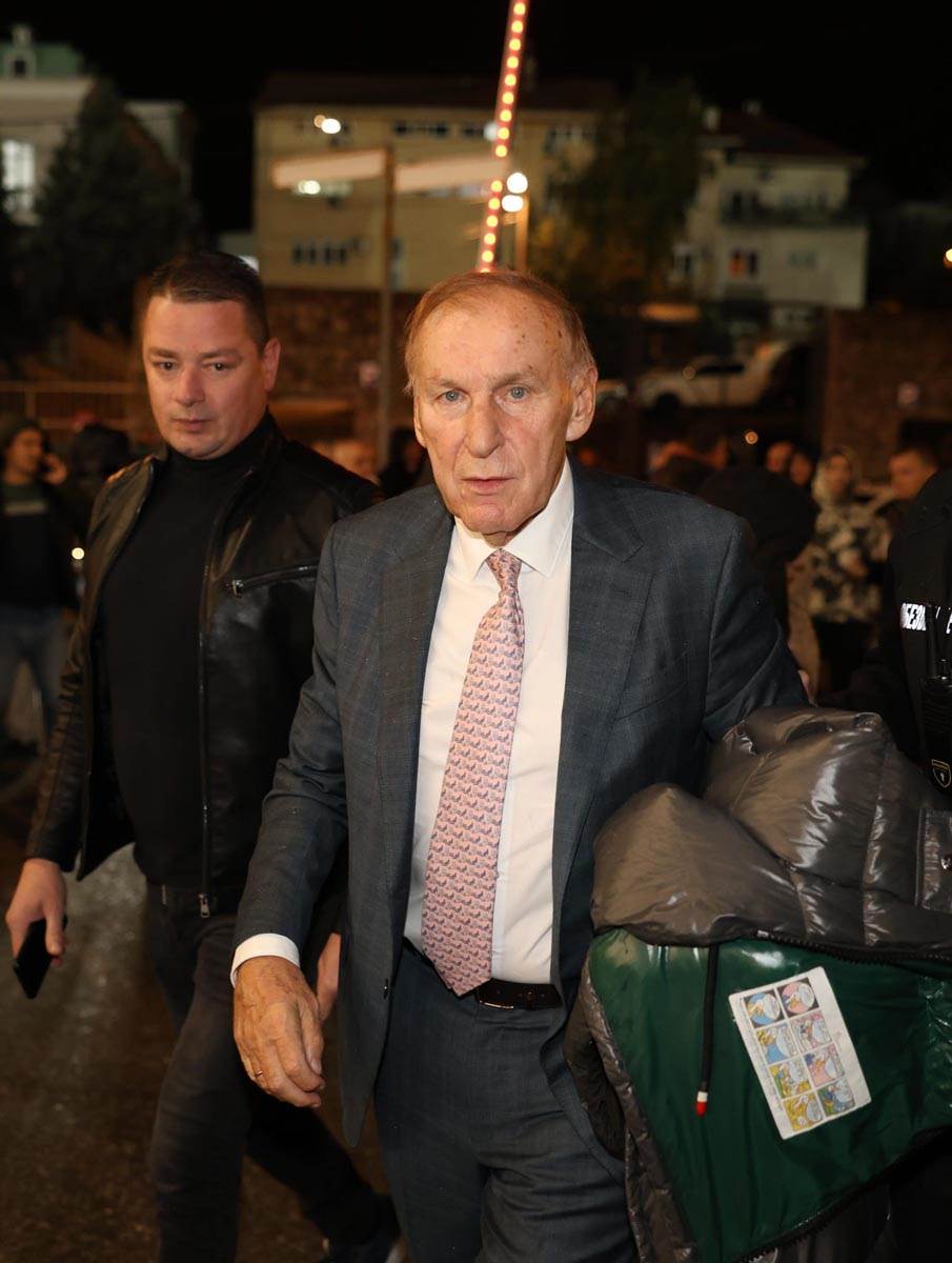 Mirko Kodić na fudbalskoj utakmici nakon smrti sina