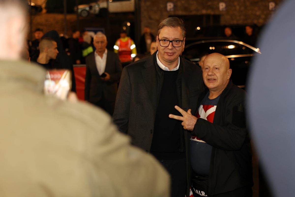 Mirko Kodić na fudbalskoj utakmici nakon smrti sina