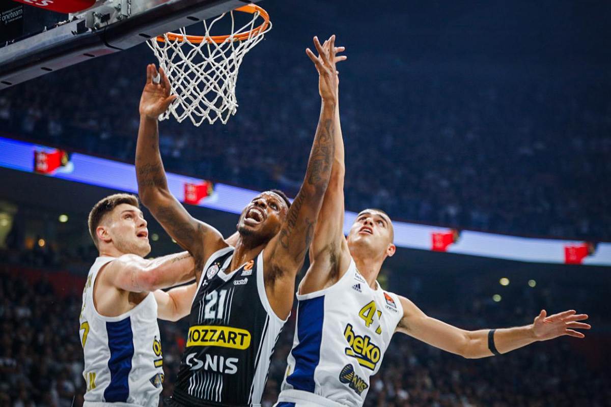 PARTIZAN - FENERBAHČE (16) copy.jpg