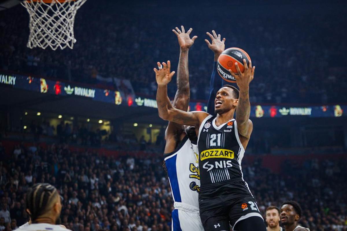 PARTIZAN - FENERBAHČE (3) copy.jpg