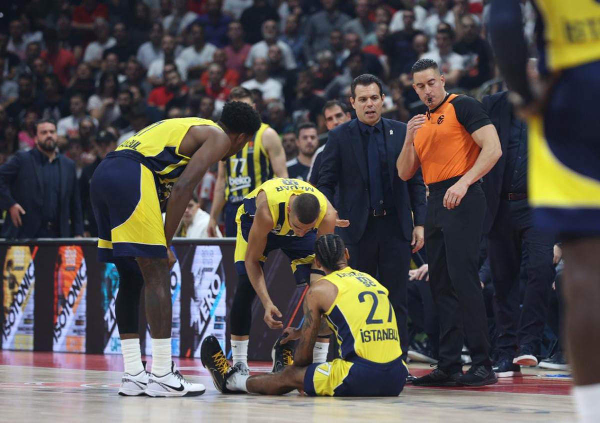 CRVENA ZVEZDA - FENERBAHČE (11).jpg