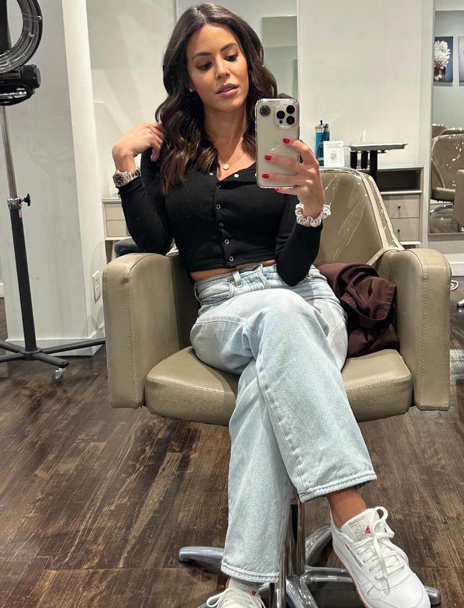 Novinarka Čarli Arnolt 1.jpg