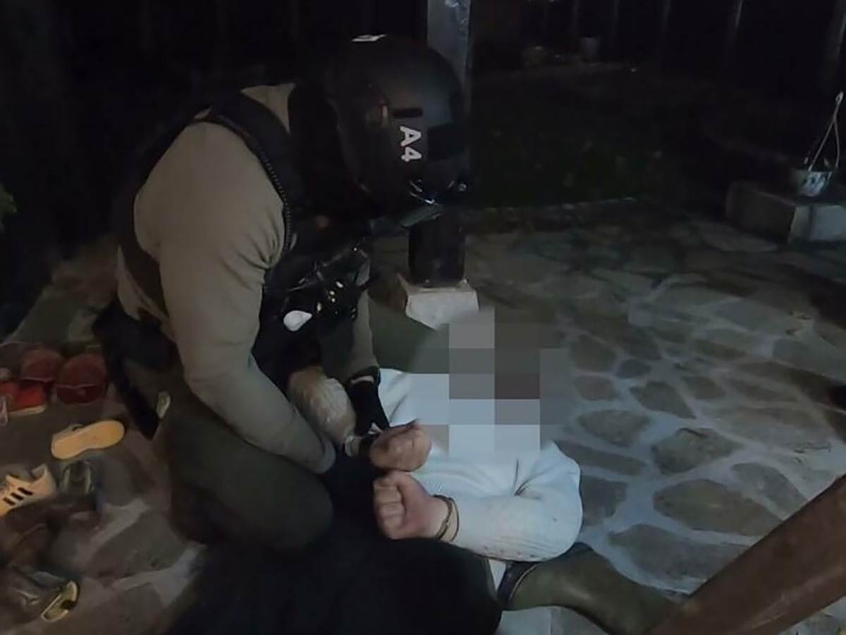 uhapšeni bombaši koji su bacili kašikare na kuće Kosmajca (4) copy.jpg