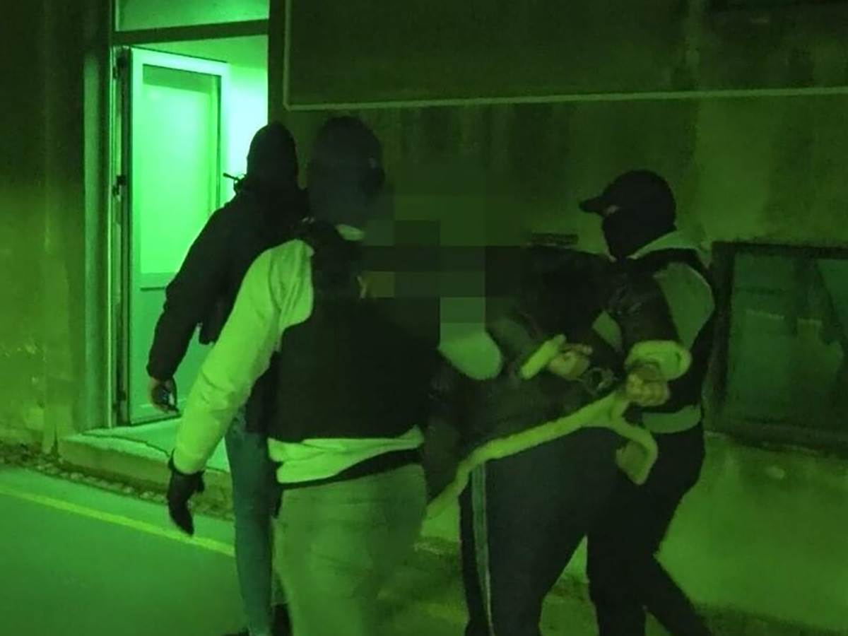 uhapšeni bombaši koji su bacili kašikare na kuće Kosmajca (3) copy.jpg