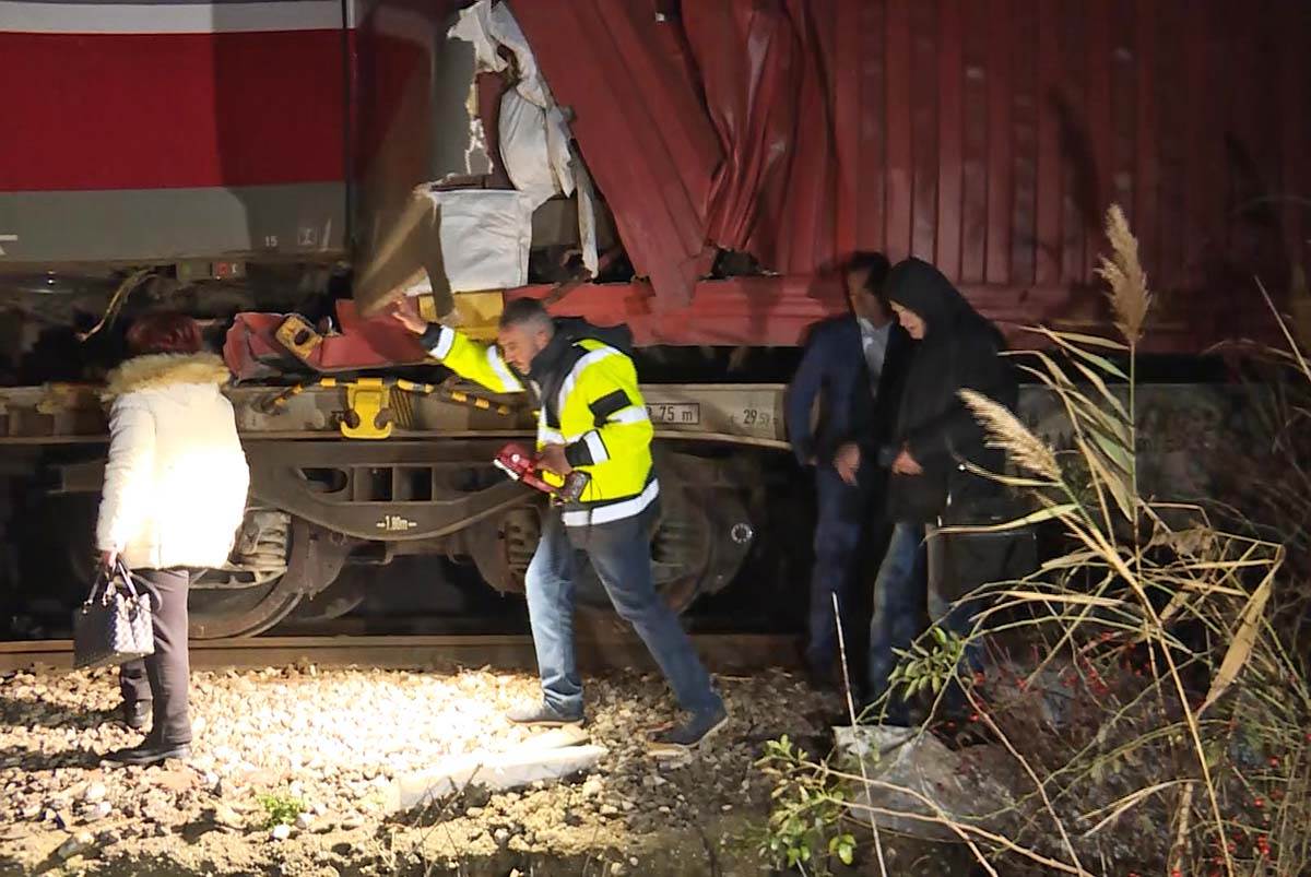 Sudar putničkog i teretnog voza kod Odžaka (4).jpg