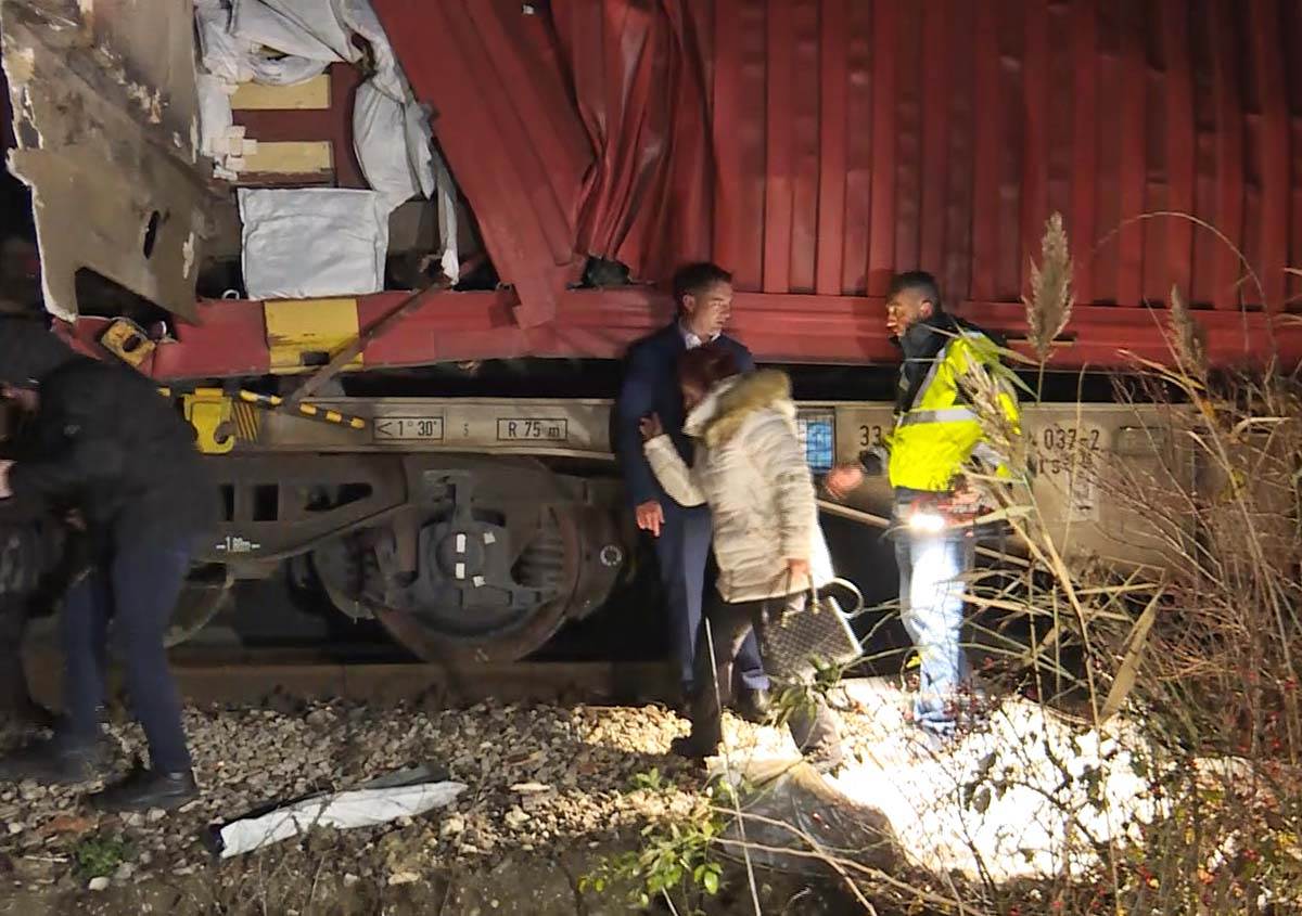 Sudar putničkog i teretnog voza kod Odžaka (6).jpg