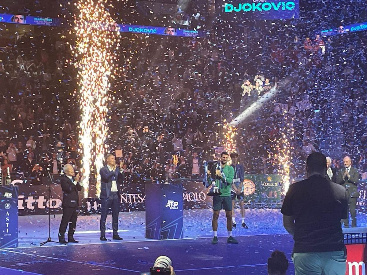 Novak sa peharom.jpg