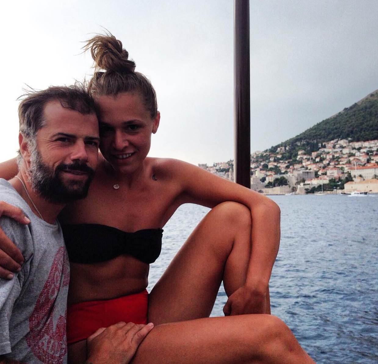 mateja kežman žena (7).png