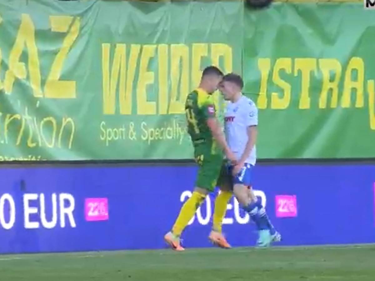 kako je Livaja uhvatio za vrat Ercega (4).jpg