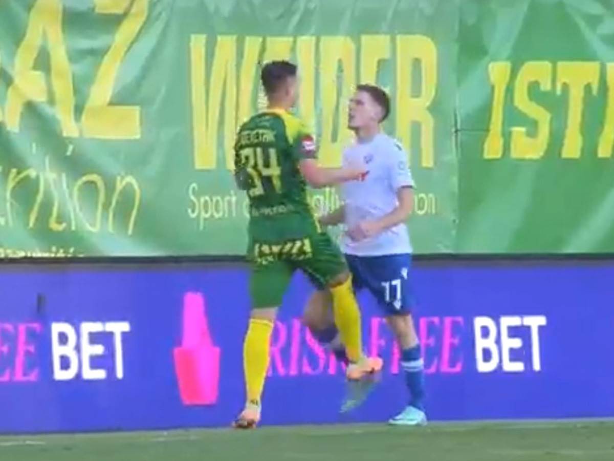 kako je Livaja uhvatio za vrat Ercega (6).jpg