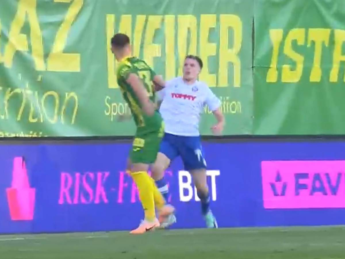 kako je Livaja uhvatio za vrat Ercega (7).jpg