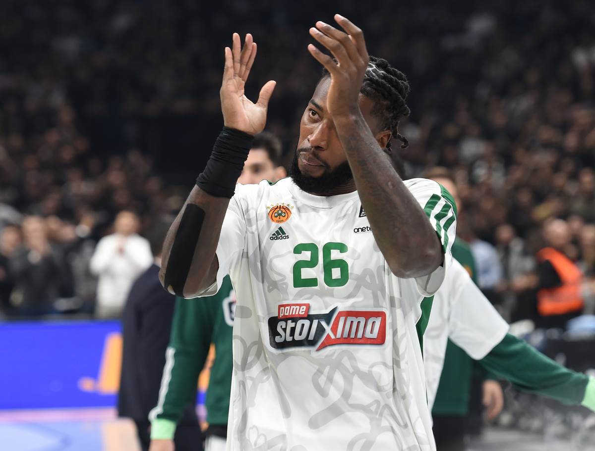 Matijas Lesor i Željko Obradović zagrljaj 