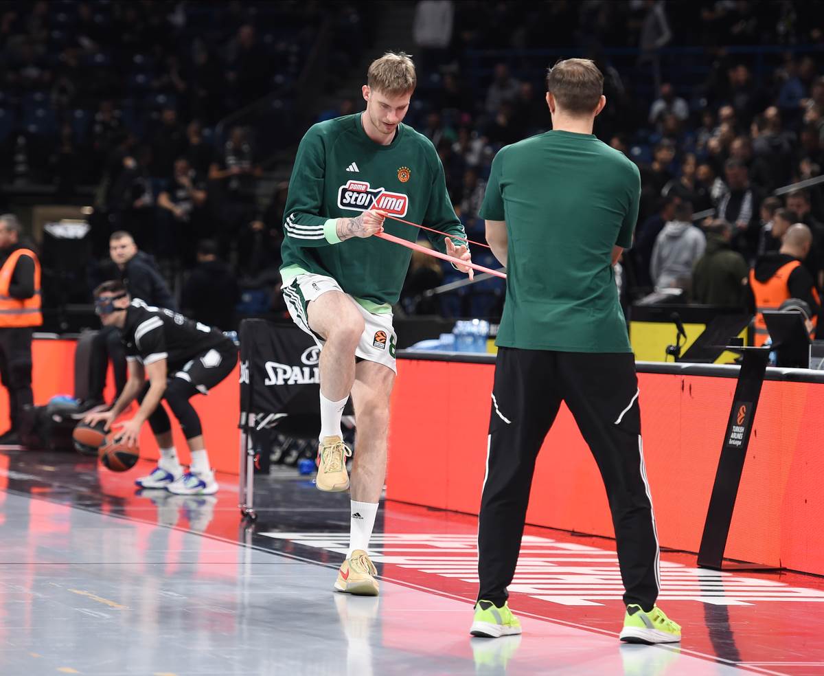 Matijas Lesor i Željko Obradović zagrljaj 