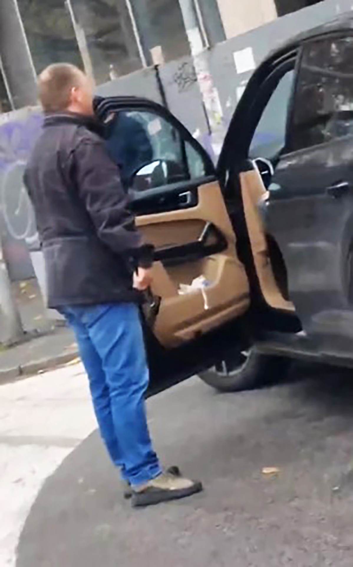 Taksista sekira (6).jpg