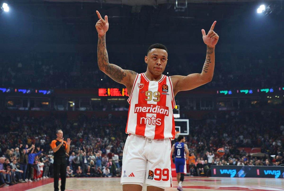 Zvezda Efes kraj meča (2).jpeg