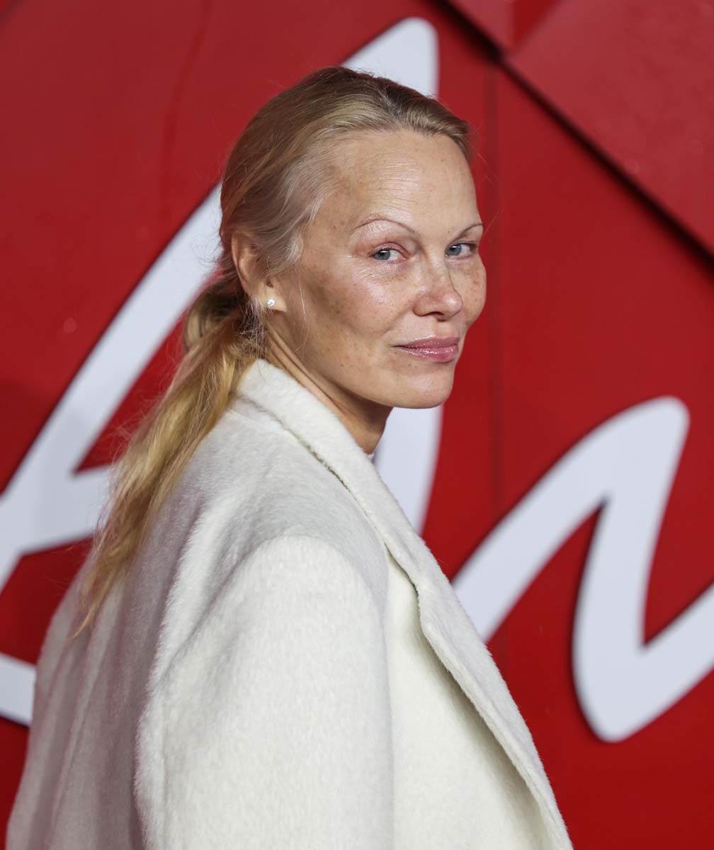 Pamela Anderson 4.jpg