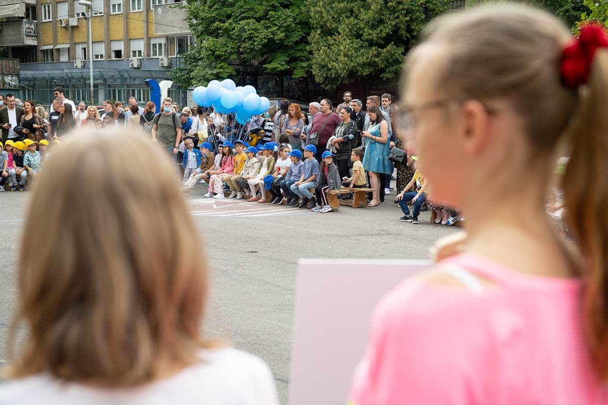 350 DECE U BEOGRADU DOBILO ŠKOLSKU OPREMU (19).jpg