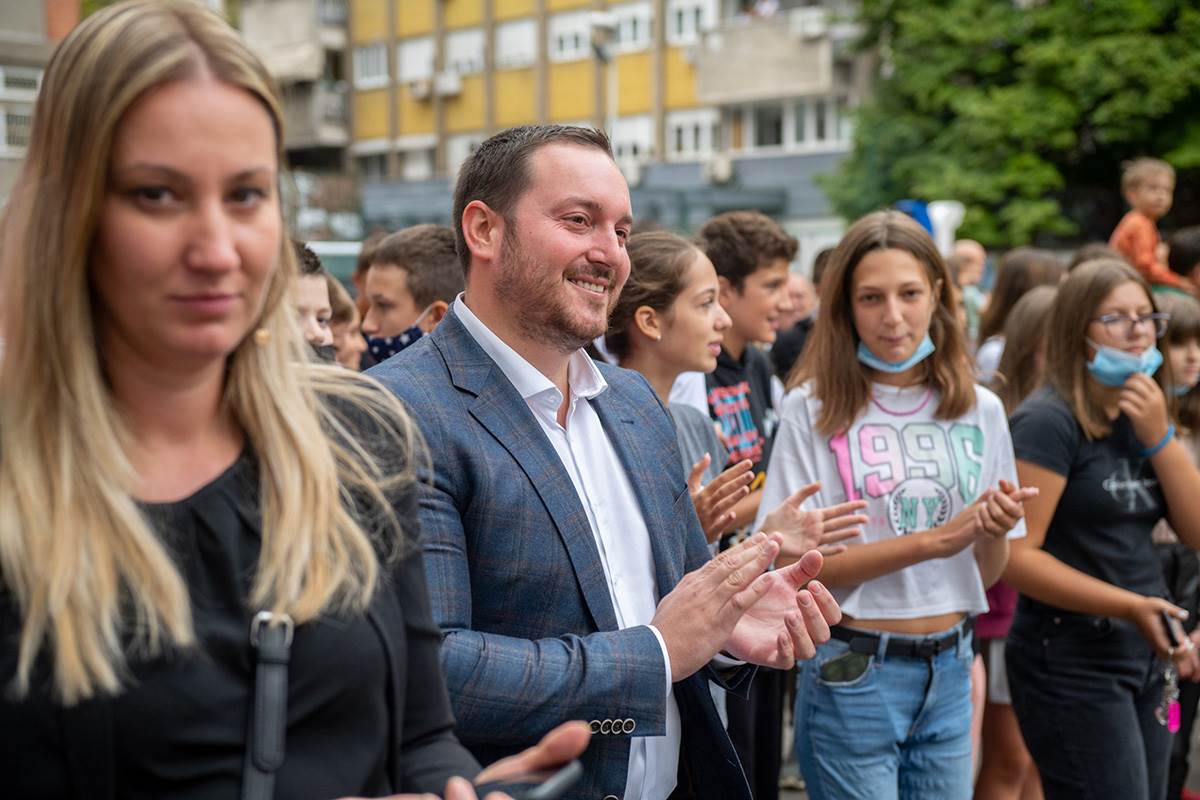 350 DECE U BEOGRADU DOBILO ŠKOLSKU OPREMU (10).jpg