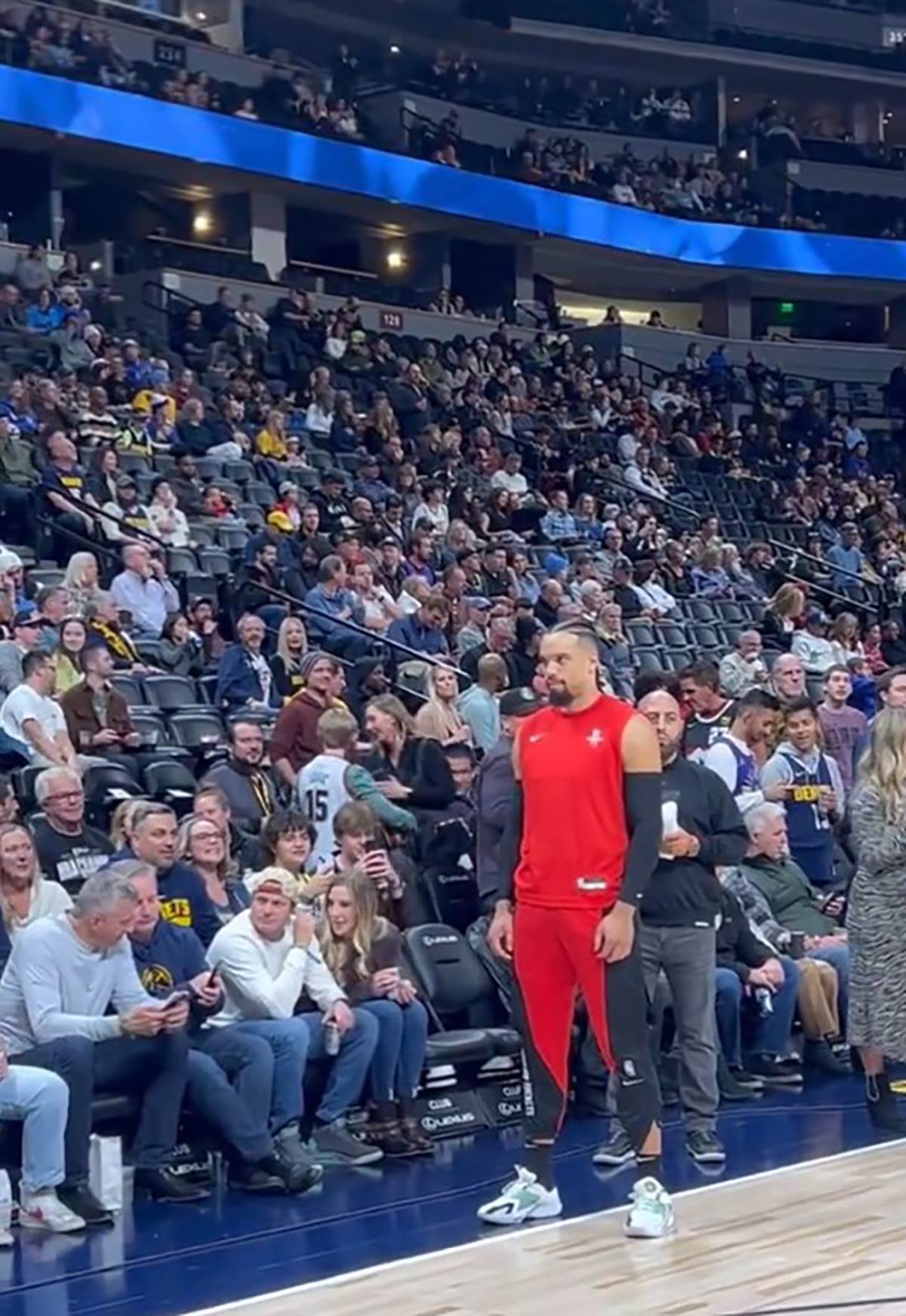 pogled Dilona Bruksa pre utakmice (4) copy.jpg