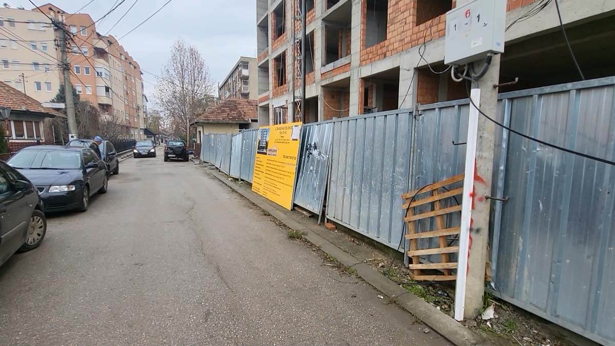 Pao radnik sa gradilišta u Čačku 4.jpg