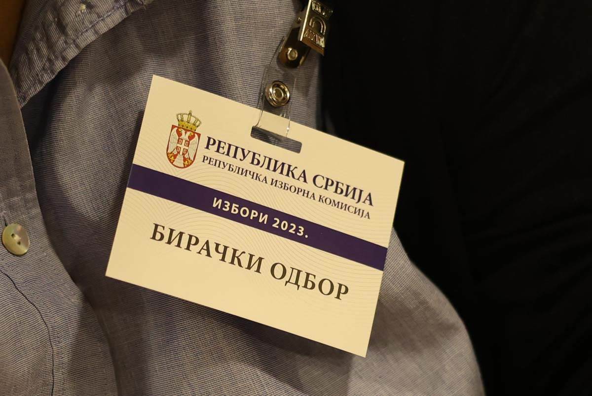 Ivica Dačić glasanje izbori 13.jpg